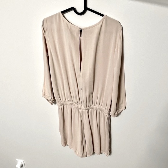 Aritzia Babaton Keagan Crepe Romper w/ Tie Waist - Cream Size S - Picture 3 of 7